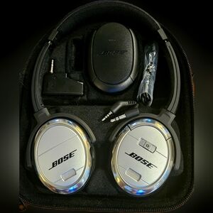 Bose Acoustic Noise Cancelling headphones